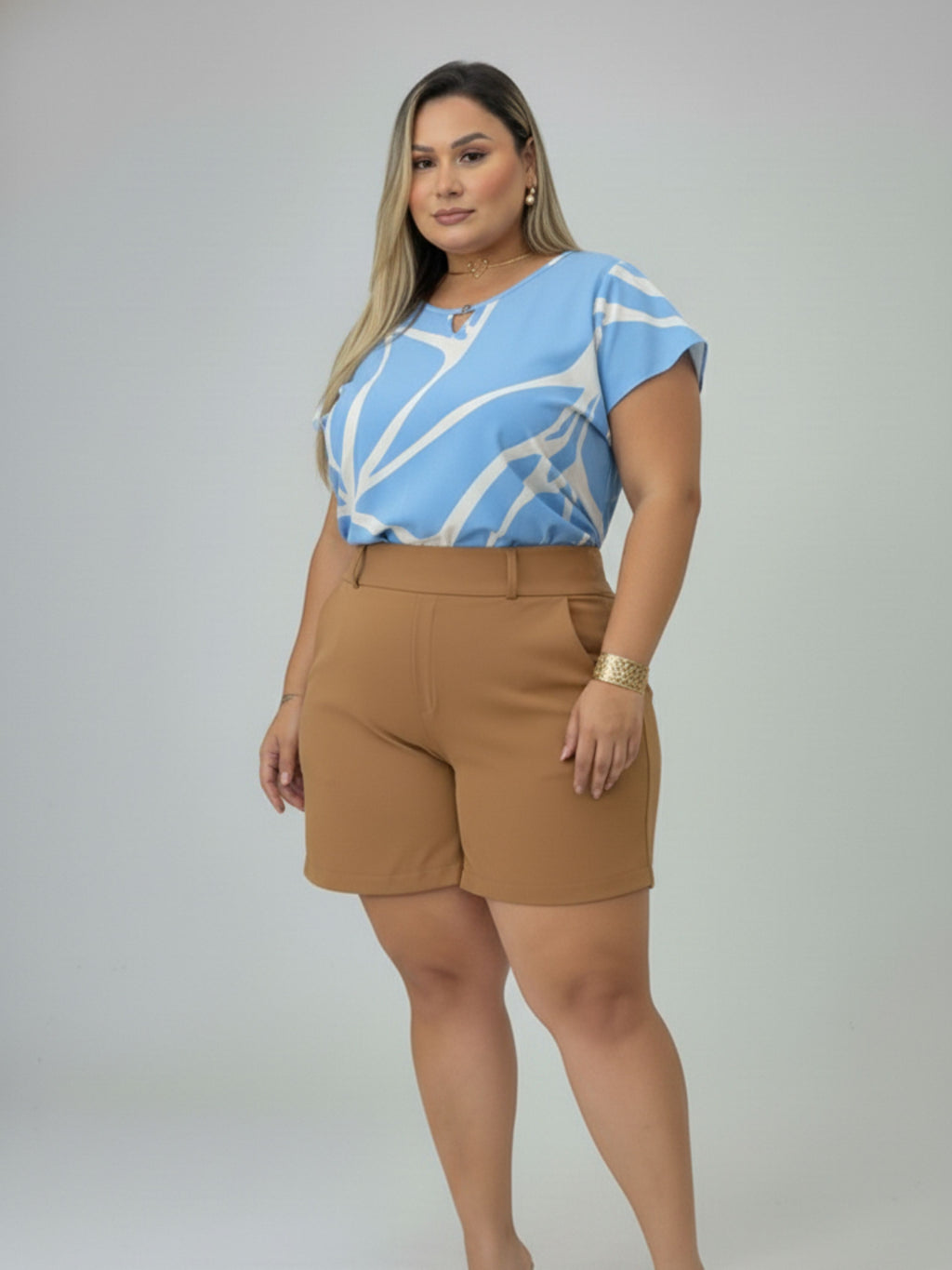 Blusa Gola V com Fivela