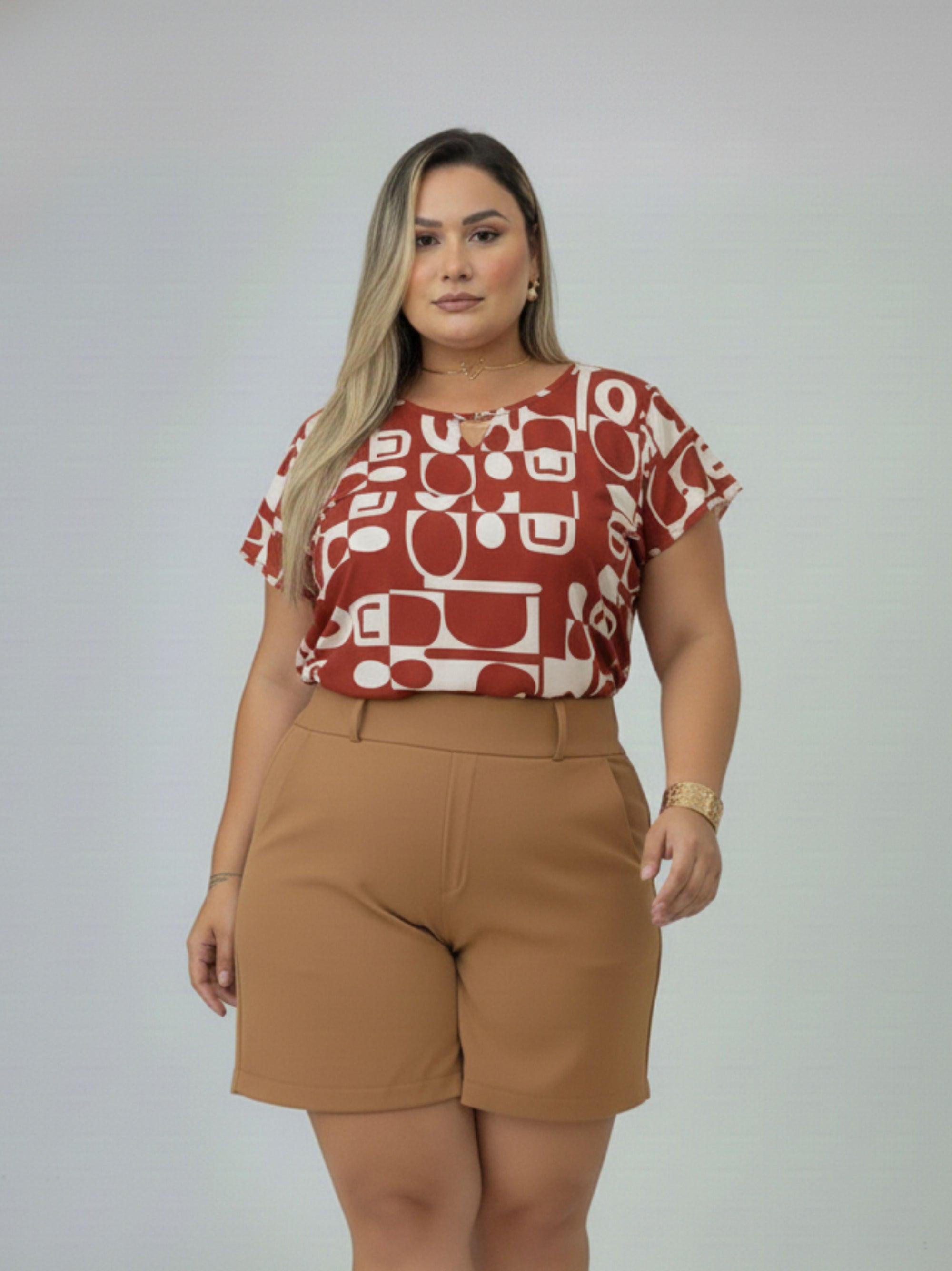 Blusa Gola V com Fivela